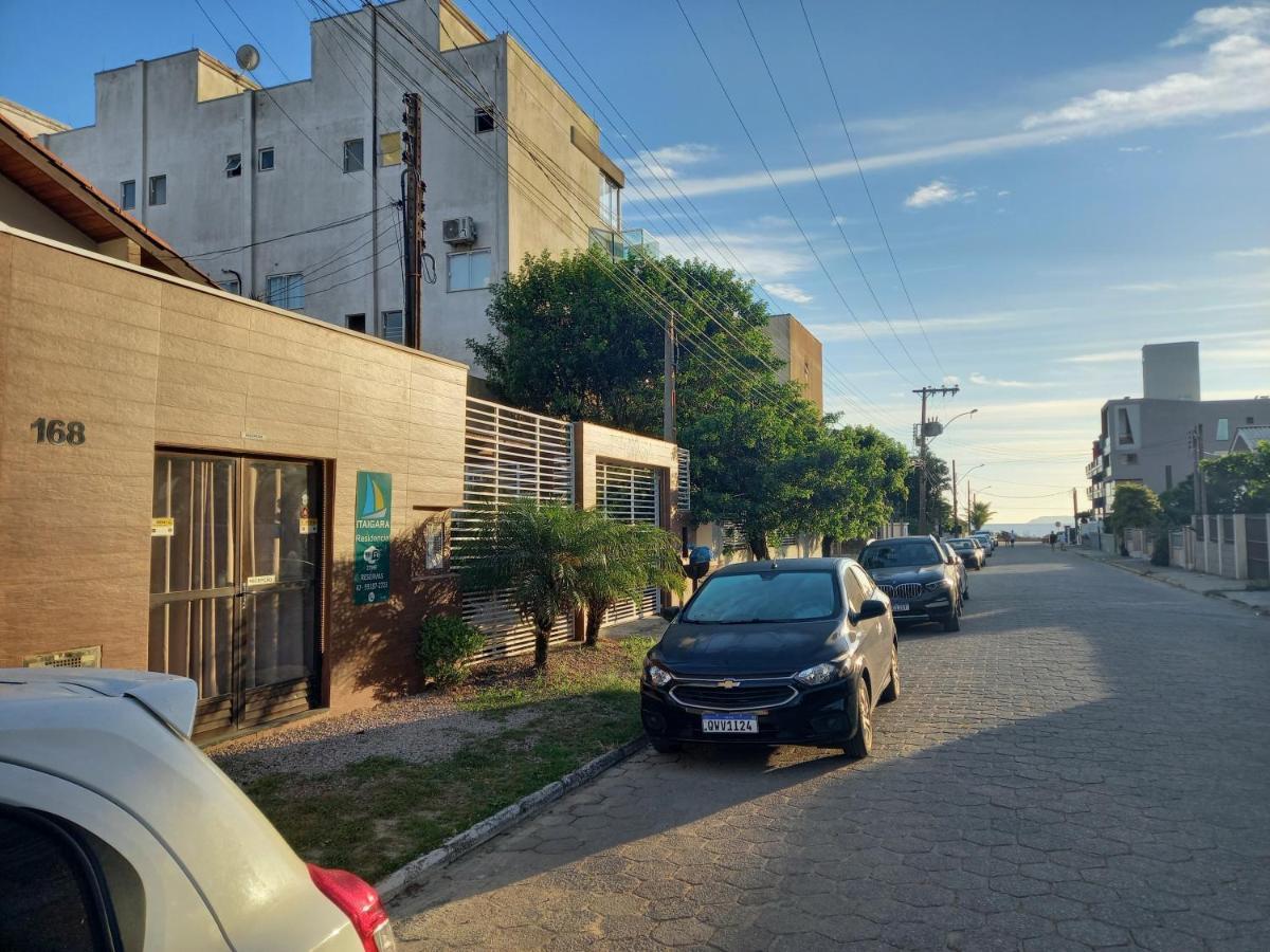 Itaigara 80 Metros Da Praia Бомбиняс Екстериор снимка